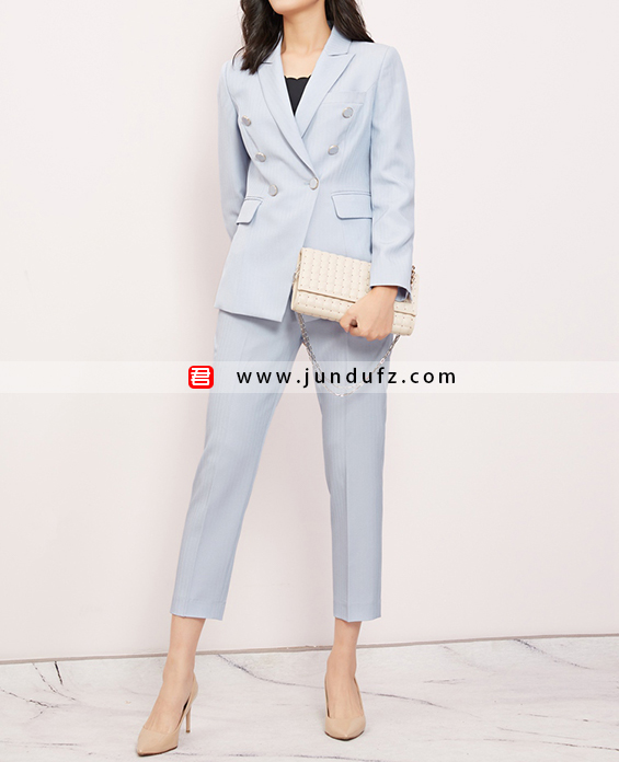女浅蓝双排扣西装两件套套装定制展示图
