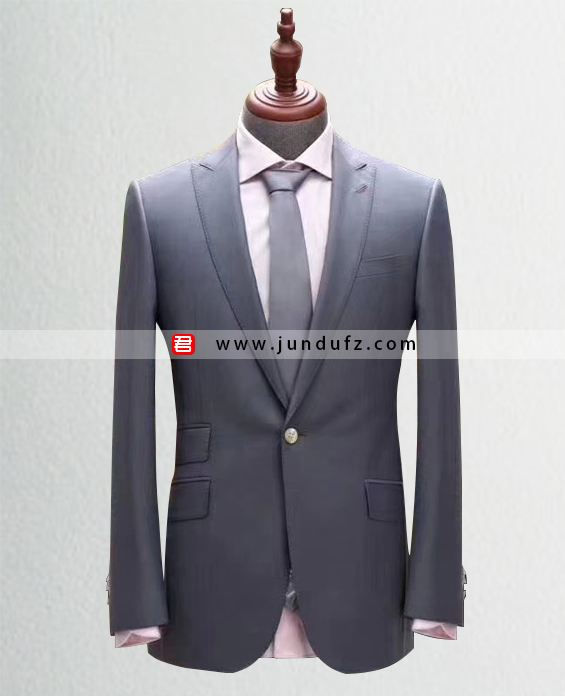 高级男士灰色西服定制展示图