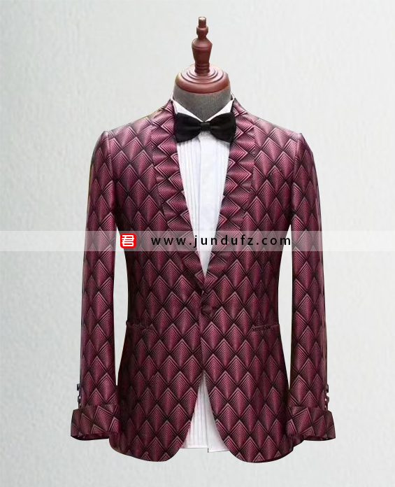 高级男士玫红色西服定制展示图